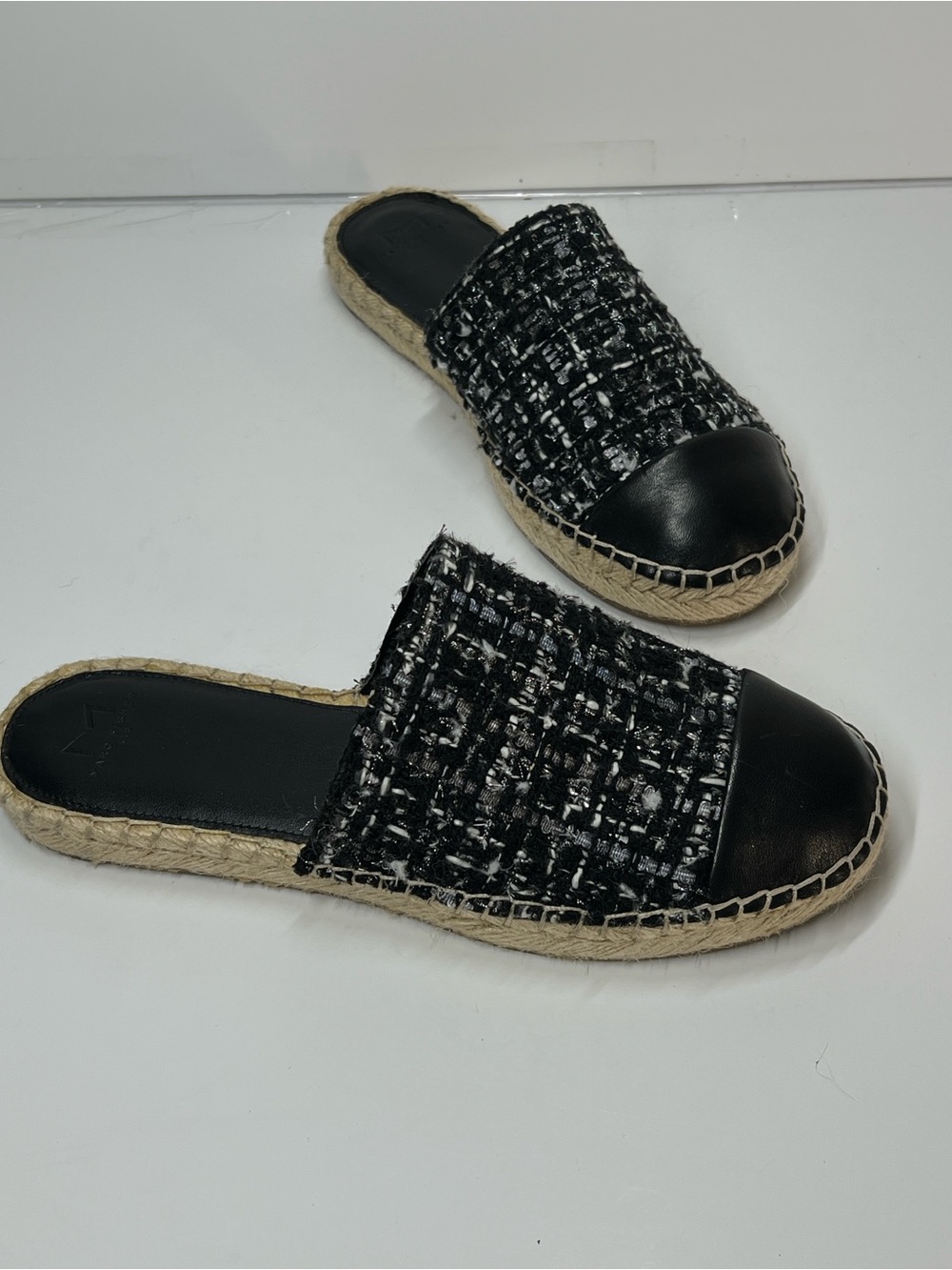 MARC FISHER Women’s Size 8M Black Tweed Slip On Loafer